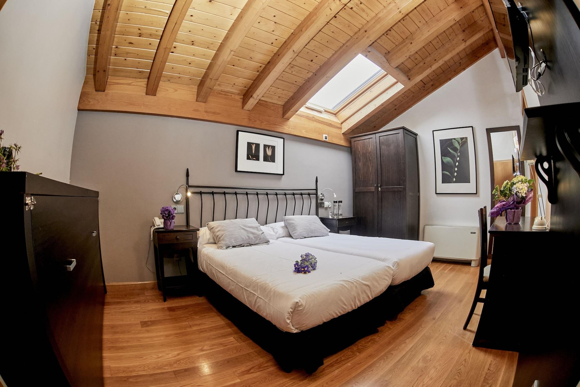 Hotel Casa Azcona Zizur Mayor Ngoại thất bức ảnh